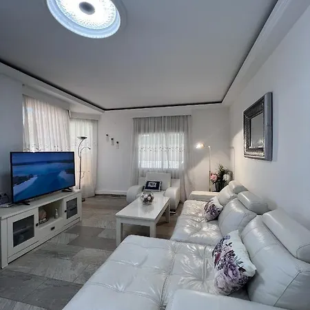 Espectacular Bajo Lirio קלפה